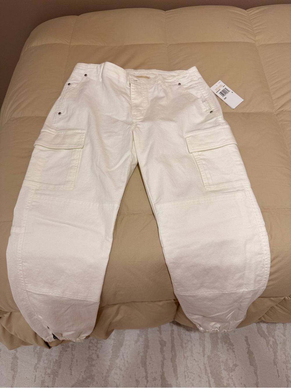 Michael Kors White Pants with Gold Logo Label